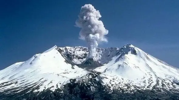 احتمال بیدار شدن دوباره آتشفشان تفتان پس از ۷۰۰ هزار سال