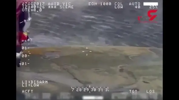 اقدام جالب یک مرد برای نجات از جزیره متروکه + فیلم