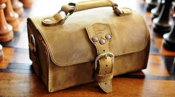 کیف سلامت آرایشگاهی مردان شامل چه وسایلی است؟