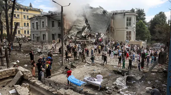 23 کشته و 38 زخمی در حمله موشکی شبانه روسیه به کی‌یف + فیلم و عکس