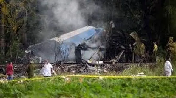 سقوط بالگرد /  سقوط بالگرد نظامی کوبا و کشته شدن ۵ خدمه+ عکس

