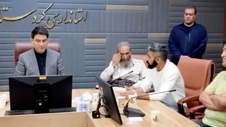 جلسه استاندار کردستان و شهروندان سنندجی برای کمک به 2 خواهر زندانی در دستان پدر نامهربان
