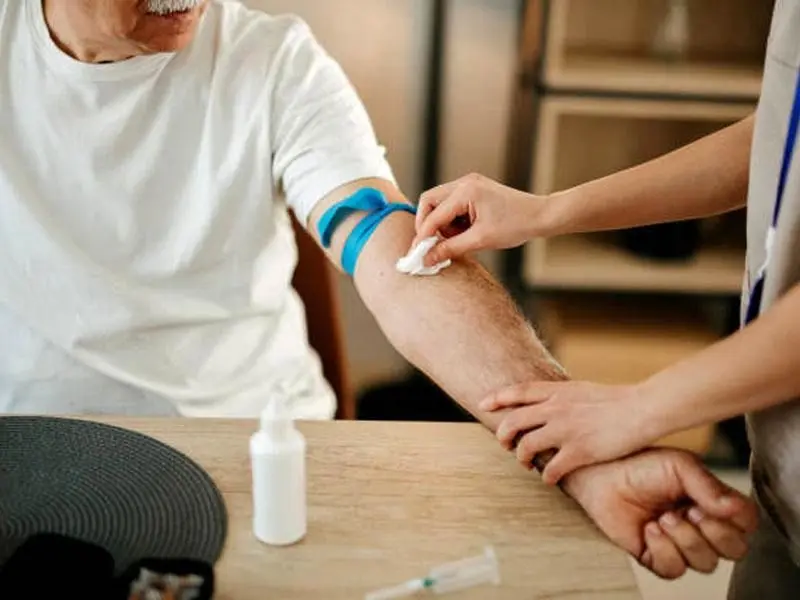 تفسیر آزمایش خون در منزل