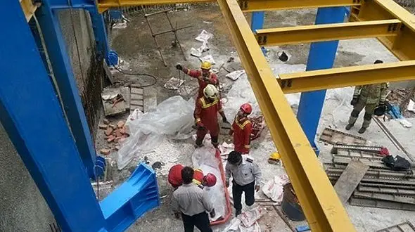 مرگ مرموز از طبقه ششم / کشف جنازه در پشت بام همسایه