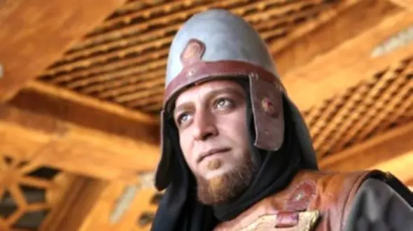 عکس؛ سفر به تاریخ؛ «منذر بن زبیر» و «وهب نصرانی» در حال صرف ناهار در پشت صحنه «مختارنامه»؛ دهۀ 80