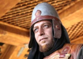 عکس؛ سفر به تاریخ؛ «منذر بن زبیر» و «وهب نصرانی» در حال صرف ناهار در پشت صحنه «مختارنامه»؛ دهۀ 80