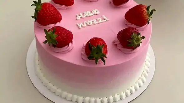 از دسر توت فرنگی تا کیک توت فرنگی کرمدار