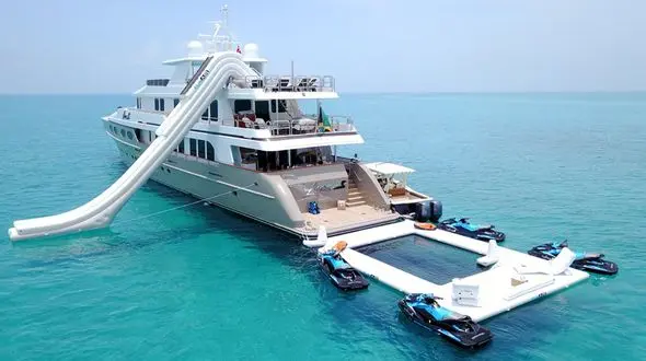 مالک مجهزترین و لوکس ترین کشتی های تفریحی جهان چه کسانی هستند ؟