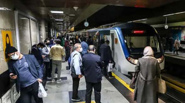 نجات یک دختر از تصمیم مرگ در ایستگاه متروی کلاهدوز تهران ! / به افتخار پلیس باید ایستاد ! 