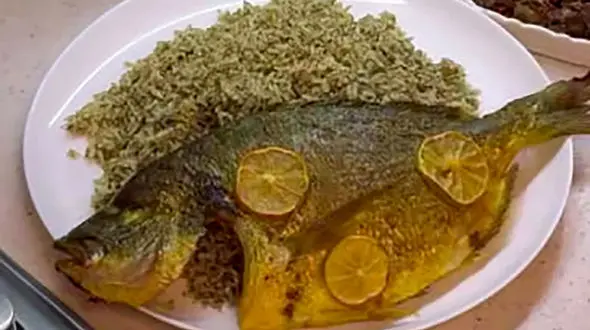 طرز تهیه ماهی آبدار، بدون بوی زهم با عطر سیر و لیمو + فیلم