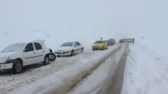 هشدار برای تردد در جاده‌های کوهستانی به دلیل برودت هوا و بارش برف و باران