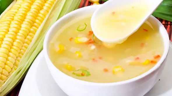 طرز تهیه یک سوپ ایتالیایی با عطر سیر و پیازچه