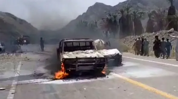 فیلم زنده زنده سوختن 8 مرد در تصادف ماشین سوخت برها ! / فریادهایشان را شاهدان شنیدند !