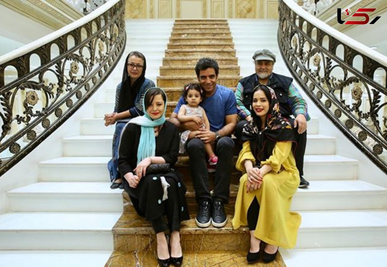 «محمدرضا شریفی‌نیا» و دختران و همسر سابقش در یک قاب
