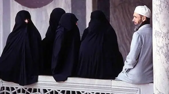 اشتقیاق عجیب زنان این کشور به چند همسری ! / این زنان خودشان آستین بالا می زنند !