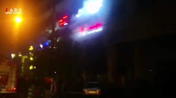 از سوزاندن صدها موبایل تا حمله به آرایشگاه زنانه در شیراز!+ فیلم