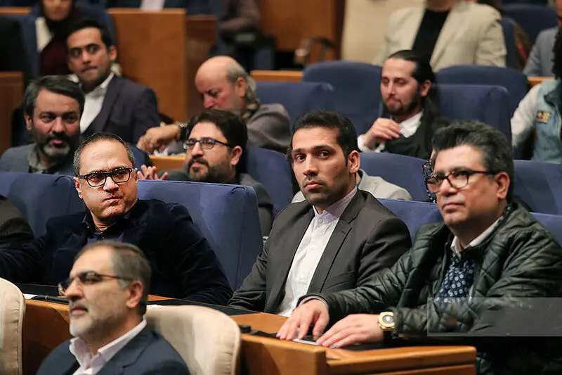 با حقوق مهناز افشار و نوید محمدزاده چه کارهایی می‌شود کرد؟