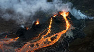 عکس‌هایی از فوران آتشفشان ایسلند در فاصله‌ای خیلی نزدیک