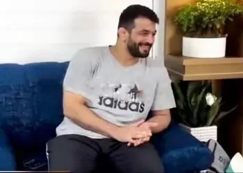 آواز محلی؛ خواننده پایتخت رفته خونه پهلوون حسن یزدانی واسه دومادیش آی میخونه ها