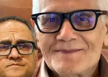 فیلم / حضور بازیگران و چهره‌های سرشناس  در مراسم ختم پدر رامبد جوان / از امیر جعفری و شبنم مقدمی تا حامد بهداد و حامد آهنگی ...