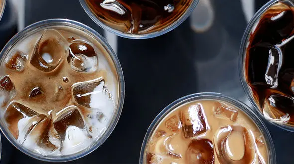 آیس کافی نوشیدنی زمانی که احساس کلافگی می کنید