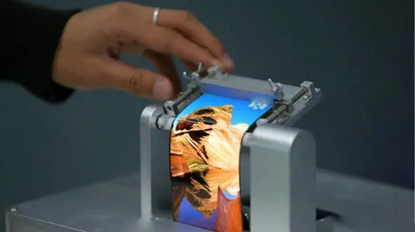 نخستین گوشی هوشمند منحنی جهان تولید شد+عکس