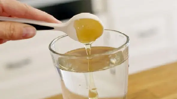 خواص بی نظیر آب و عسل 