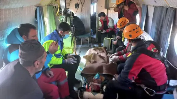 عملیات ویژه برای نجات جان چوپان 61 ساله / هلیکوپتر هلال احمر به پرواز در آمد