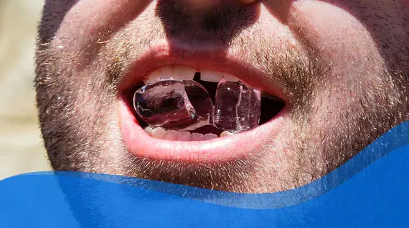 یخ جویدن خوب است یا بد؟