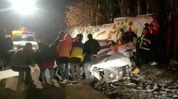 تصادف مرگبار با تیر برق در مرند + عکس های محل حادثه