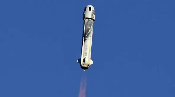 پرواز فضایی کاملا زنانه راهی فضا شد+ فیلم 