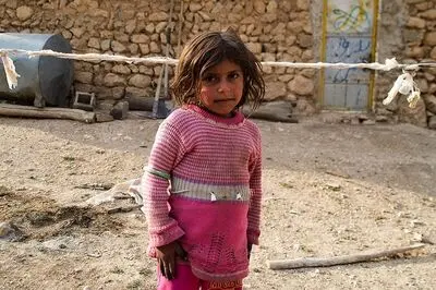 بسیاری از کودکان کهنوج و فاریاب برای مدرسه رفتن کفش ندارند/ روستاهایی در کرمان حتی یک جوان دیپلمه ندارند/ دانش‌آموزان روستایی تحصیل را رها می‌کنند تا جوشکاری و نگهبانی کنند