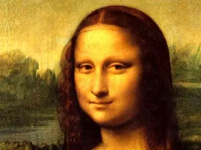 عکس / شوکه‌کننده‌ترین سلفی با تابلوی مونالیزا / خود مونالیزا زنده شد 