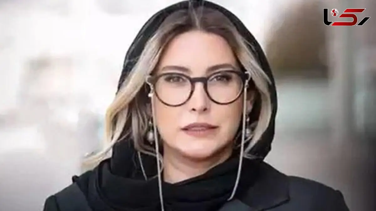 فریبا نادری و مادرش به همراه خواهر و برادرش در رستوران / خانم بازیگر شیک ترین لباسش را پوشید