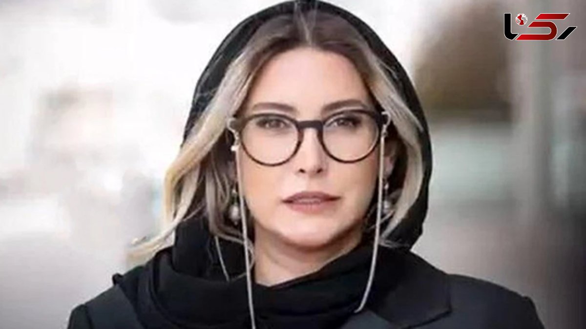 فریبا نادری و مادرش به همراه خواهر و برادرش در رستوران / خانم بازیگر شیک ترین لباسش را پوشید