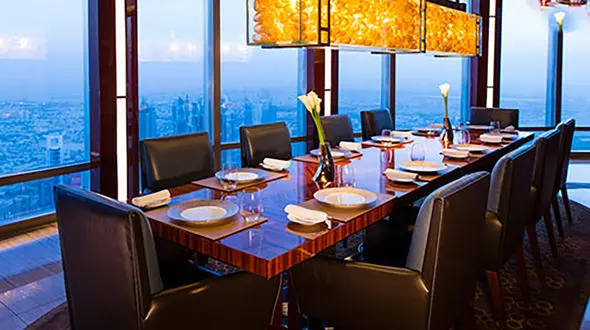 فیلم 3 رستوران باورنکردنی در ایران ! / از رستوران یخی تا کف شیشه ای در ارتفاع !