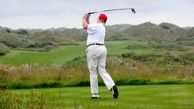 ترامپ در حال گلف بازی کردن 