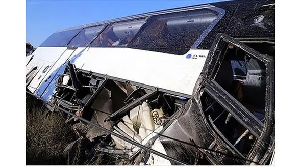 12 کشته در واژگونی اتوبوس زائران لهستانی + جزییات