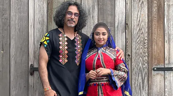 نگاهی به چیدمان منزل شاهانه وسنتی «محسن شریفیان» داور محبوب صداتو / از فرش اصیل ایرانی و کتابخانه تا مبلمان مدرن و لوسترهای اعیانی