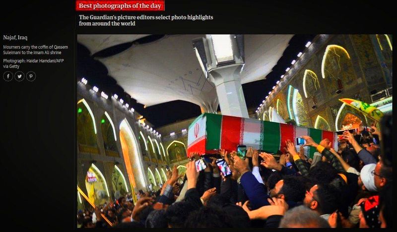 تشییع پیکر قاسم سلیمانی بر دستان مشایعت کنندگان عراقی در حرم امام علی(ع)،