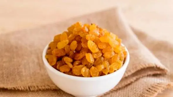 آموزش مرحله به مرحله تهیه کشمش زرد، دودی، سبز و سیاه + خواص شگفت‌انگیز