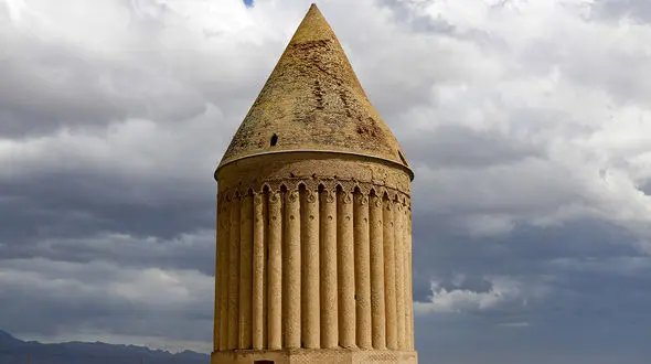 میل رادکان / عکس قدیمی از برج دوره قاجار را ببینید