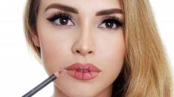 آموزش کانتورینگ لب در سه سوت+آموزش