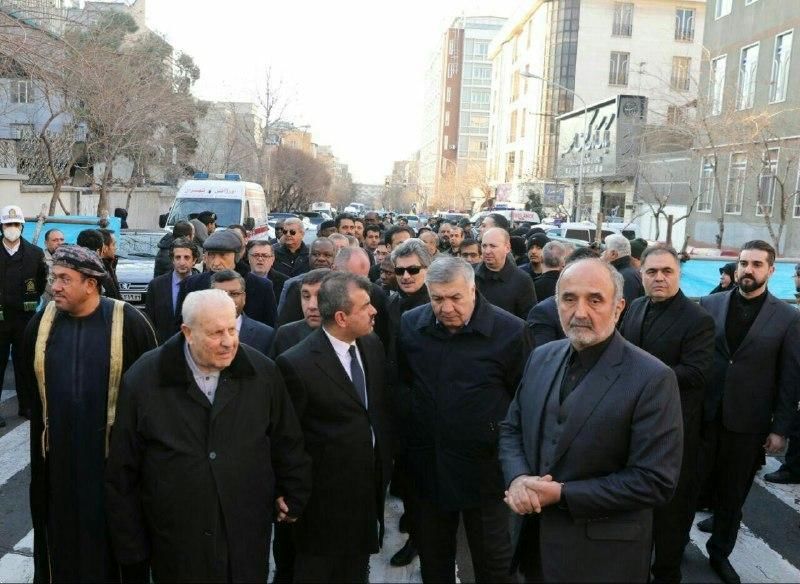 حضور جمعی از سفرای خارجی در مراسم تشییع شهید سلیمانی در تهران
