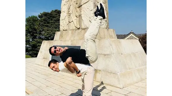 شوخی عجیب و خنده دار علیرضا فغانی در سئول + عکس 
