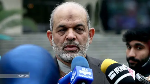 اظهار امیدواری وزیر کشور برای ادامه دار نبودن تعطیلات به علت گرمای هوا + فیلم