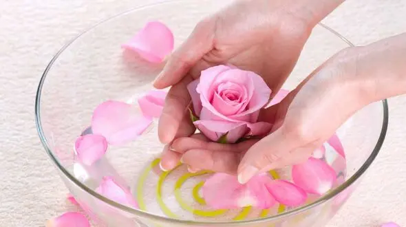 رفع بوی بد دهان با این گل معطر