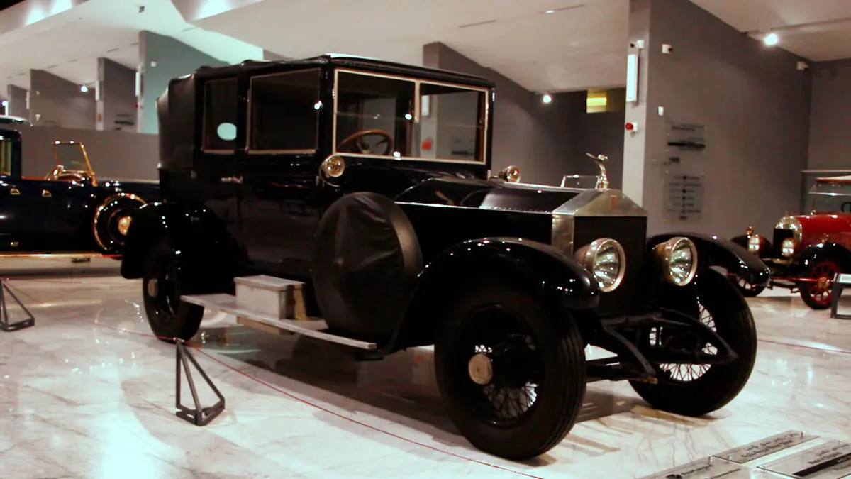 شاه ایران اولین خودروی برقی کشور را داشت