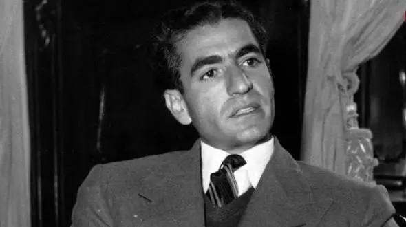 سفر در ایام / عکس  «محمدرضا پهلوی بعد ترور  روی تخت بیمارستان» /  سال 1327 