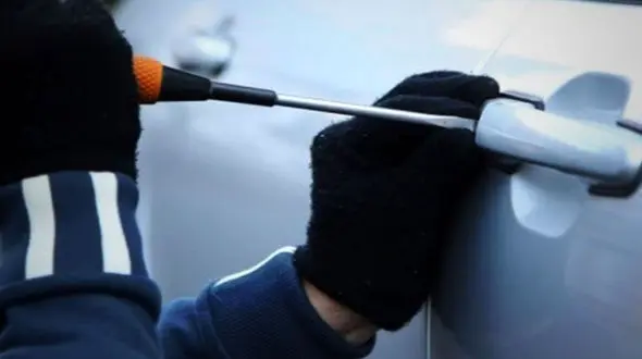 بازداشت سارق حرفه ای در تعقیب و گریز پلیسی در شرق تهران